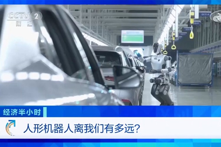 中央电视台《经济半小时》栏目对太阳成机器人的专题报道